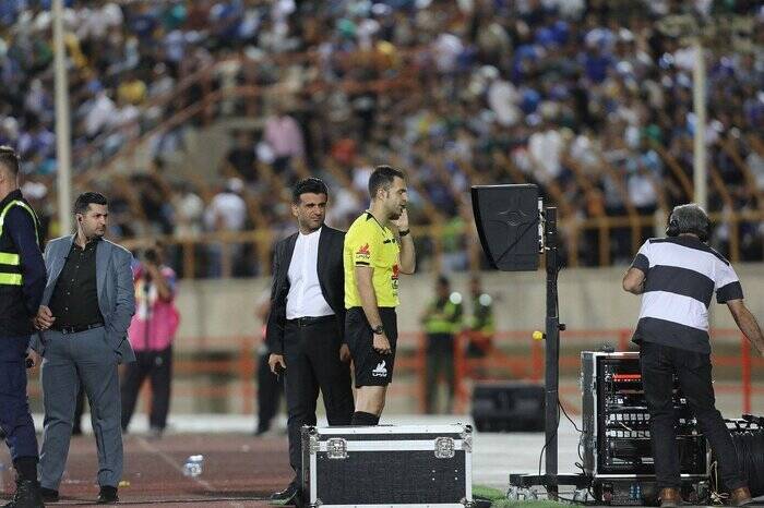 مظفریزاده: VAR تنها جنبه دکوری دارد/ امسال از روی هیجان بازیکن نگرفتیم