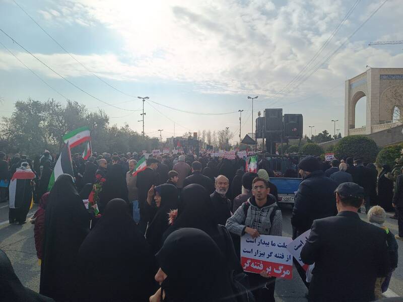 راهپیمایی جمعه نصر در تهران با حضور پرشور مردم برگزار شد