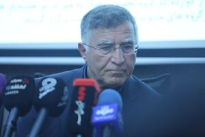 باید پای دلالها را از انتخاب سرمربی امید قطع کنیم