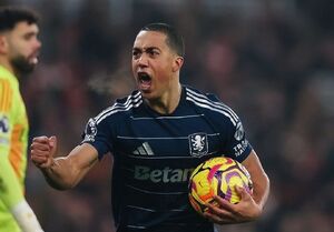 کامبک استونویلا مقابل آرسنال؛ فاصله با لیورپول به 6 رسید