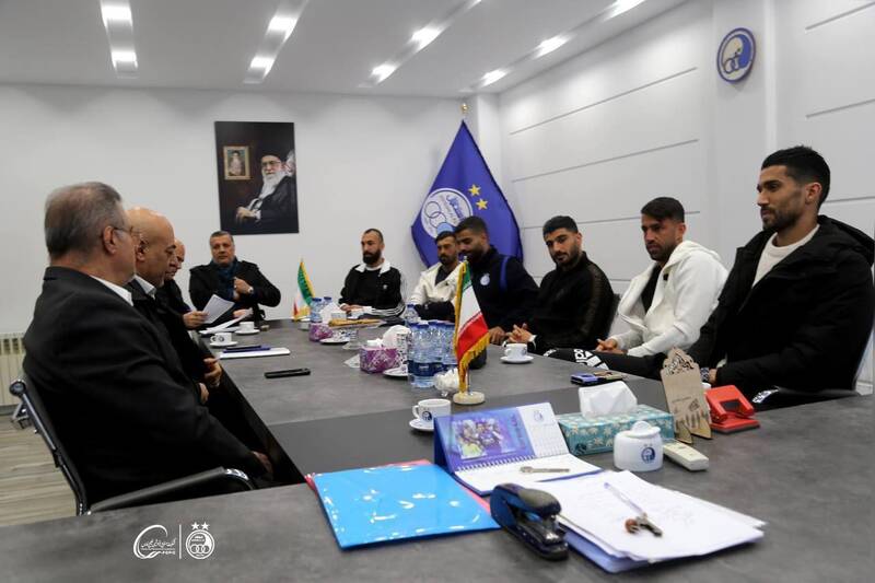 آشتیکنان رضاییان و حسینی در حضور یک مدیر +عکس