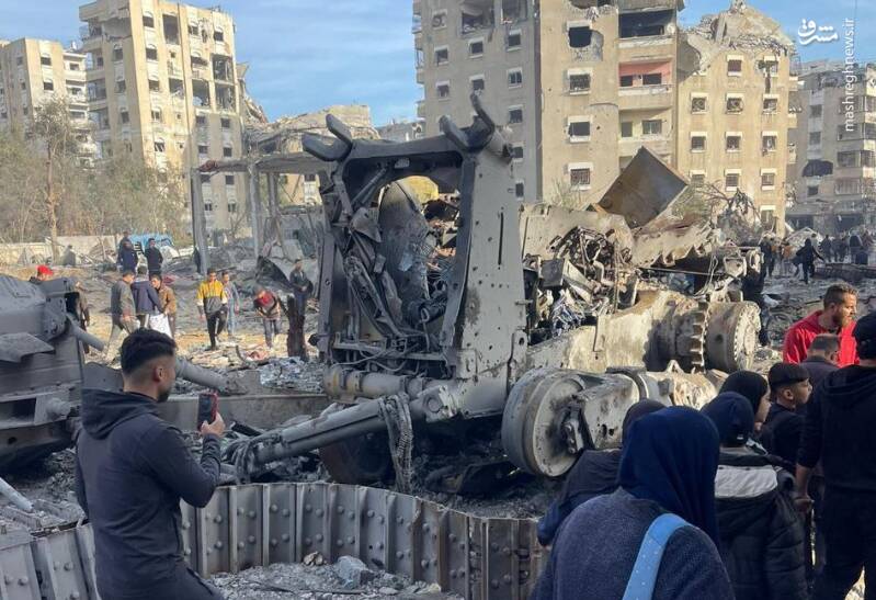 آخرین تحولات روز بیست و دوم نقض آتش بس/ ایهود باراک: جنگ نتانیاهو در غزه بیهدف است/ هیأت حماس به قاهره میرود/ حملات هوایی آمریکا به صنعا، الحدیده و مأرب/ تعداد شهدا به ۵۰۸۱۰ نفر رسید