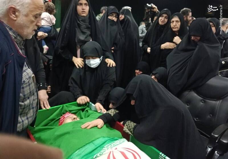 وداع با پیکر شهیدان رازینی و مقیسه در معراج شهدا+ عکس و فیلم