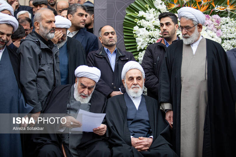 حجت الاسلام محمدی گلپایگانی رئیس دفتر رهبر انقلاب