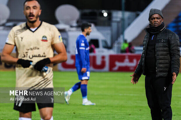 استقلال نه مربی دارد نه بازیکن با غیرت!/ وقتی می باختیم از خانه بیرون نمیآمدیم