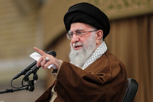 رهبر انقلاب