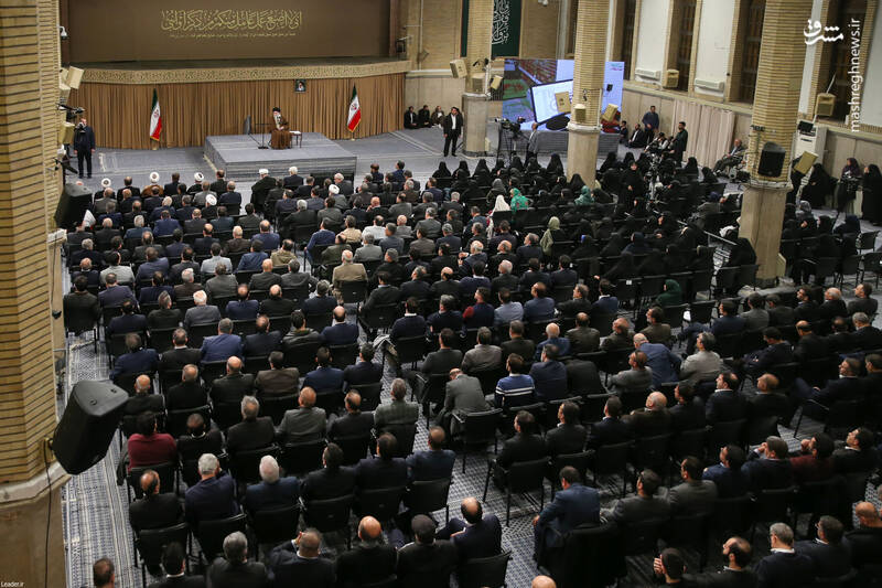 دستگاههای دولتی و نظارتی نباید سرعتگیر بخش خصوصی باشند/ عدم وابستگی به دلار یک اقدام مهم است که باید پیگیری جدی شود/ متوهم خیالباف گفته ایران ضعیف شده؛ آینده نشان خواهد داد چه کسی ضعیف شده