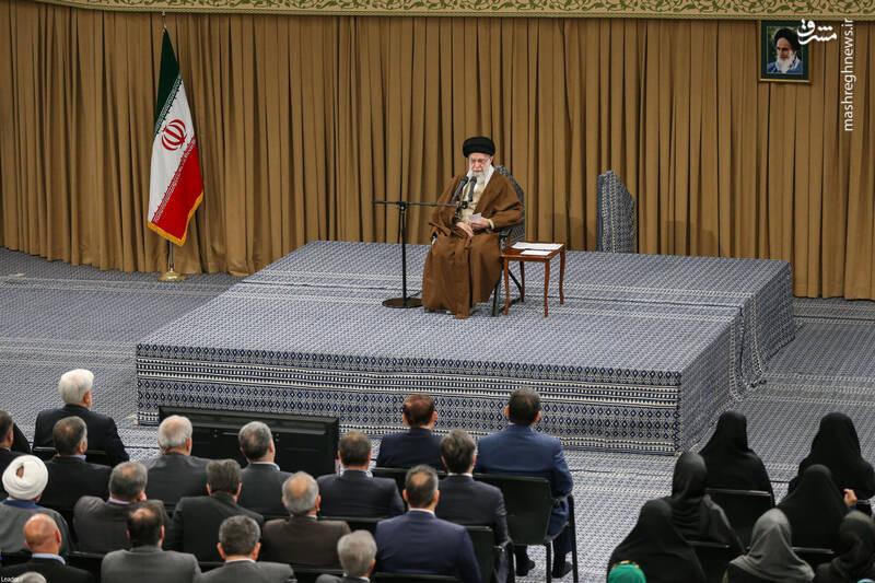 دستگاههای دولتی و نظارتی نباید سرعتگیر بخش خصوصی باشند/ عدم وابستگی به دلار یک اقدام مهم است که باید پیگیری جدی شود/ متوهم خیالباف گفته ایران ضعیف شده؛ آینده نشان خواهد داد چه کسی ضعیف شده