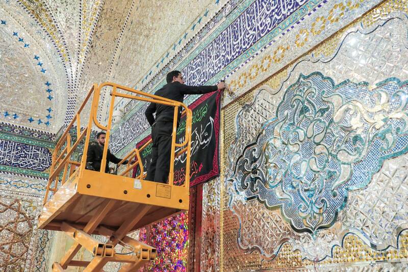 عکس/ نصب کتیبههای شهادت موسی بن جعفر در سامرا