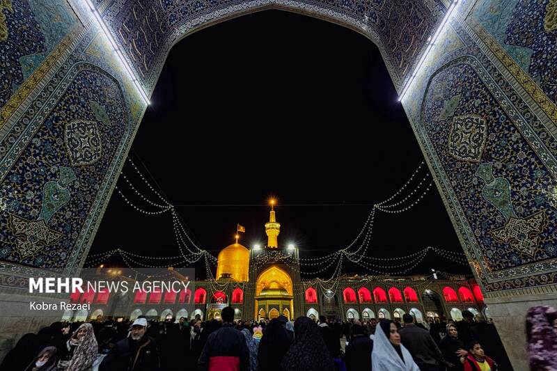 شب شهادت امام موسی کاظم(ع) در حرم مطهر امام رضا(ع)