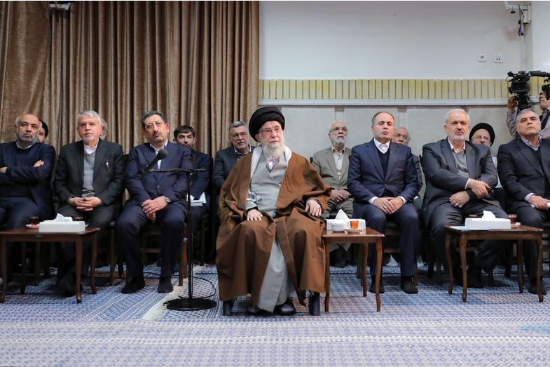 بازدید جمعی از مسئولین، اقتصاددانان، ورزشکاران از نمایشگاه «پیشگامان پیشرفت»