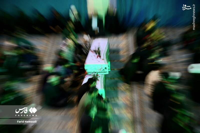 عکس/ وداع با پیکر ۴۰ شهید در مسجد جامع خرمشهر