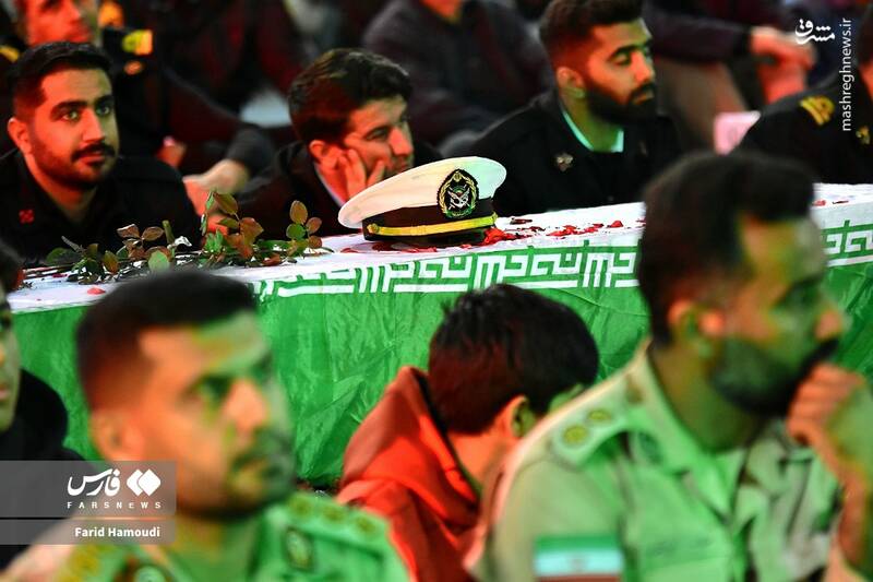 عکس/ وداع با پیکر ۴۰ شهید در مسجد جامع خرمشهر