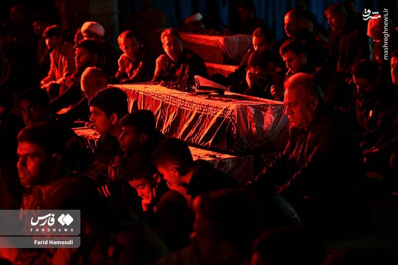عکس/ وداع با پیکر ۴۰ شهید در مسجد جامع خرمشهر