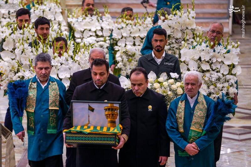 عکس/ گل آرایی ضریح امیرالمومنین در آستانه عید مبعث