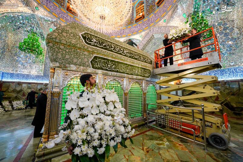 عکس/ گل آرایی ضریح امیرالمومنین در آستانه عید مبعث