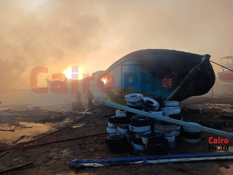 آتش کشتیهای مصری را در کام خود فرو برد +فیلم و عکس