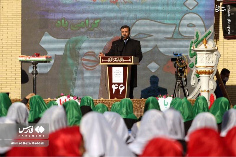 عکس/ طنین زنگ چهل و ششمین سال انقلاب در مدارس فارس