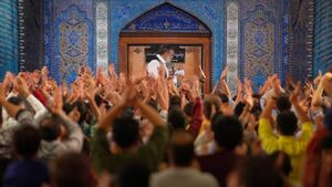عکس/ شب ولادت اباعبدالله‌الحسین(ع) در هیئت رایه‌العباس