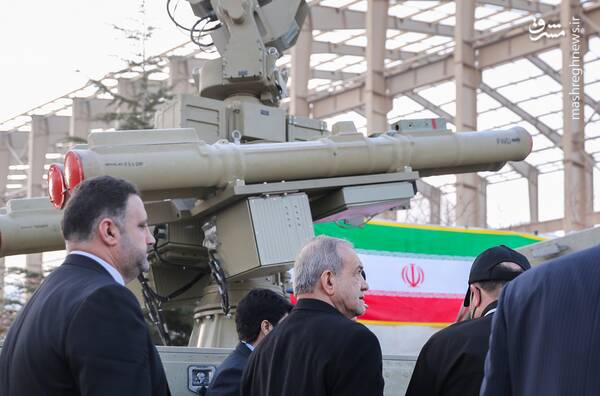 پزشکیان امروز از کدام سامانههای پدافندی بازدید کرد+ عکس