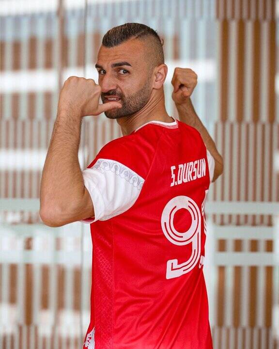 رونمایی از سردار پرسپولیسیها در لباس قرمز