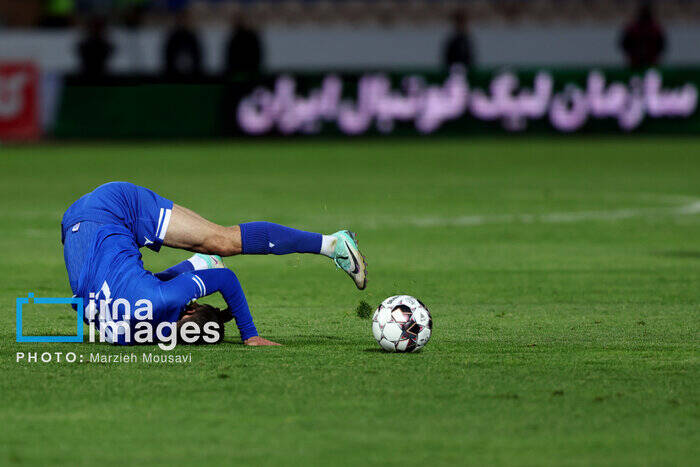 رضاییان و حسینی نمیتوانند حواشی استقلال را جمع کنند/ فقط باید به جام حذفی فکر کنیم