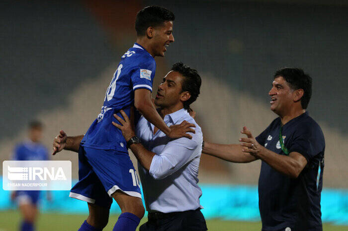 رضاییان و حسینی نمیتوانند حواشی استقلال را جمع کنند/ فقط باید به جام حذفی فکر کنیم