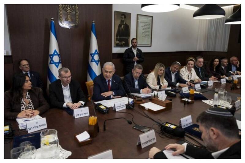 آینده مبهم مذاکرات آتش بس در غزه/ ایستادگی حماس در برابر زیاده خواهی رژیم صهیونیستی/ توقف ورود کمکهای بشر دوستانه به غزه