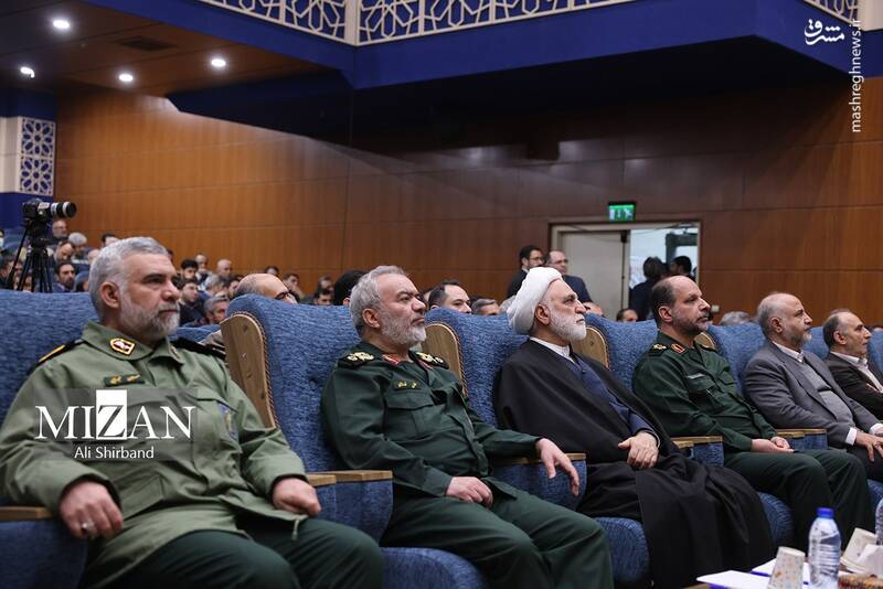 عکس/ بازدید اژهای از نمایشگاه روایت پیشرفت الگوی دانشگاه تراز اسلامی عکس/ بازدید اژهای از نمایشگاه روایت پیشرفت الگوی دانشگاه تراز اسلامی
