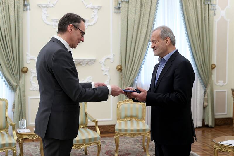 رئیسجمهور: ایران خواستار صلح و توقف همه جنگها است