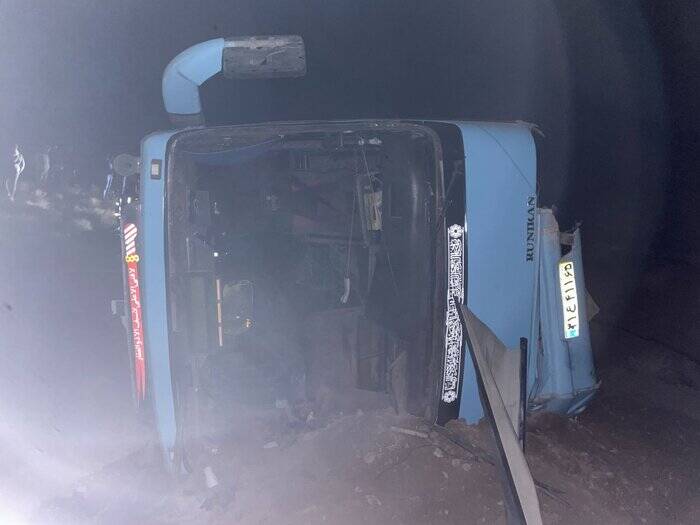 علت واژگونی اتوبوس حامل دانشآموزان