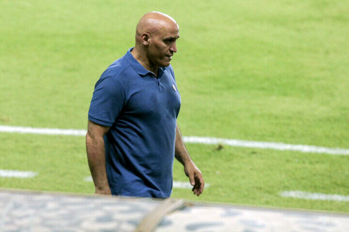 منصوریان و قلعهنویی میتوانند استقلال را نجات دهند