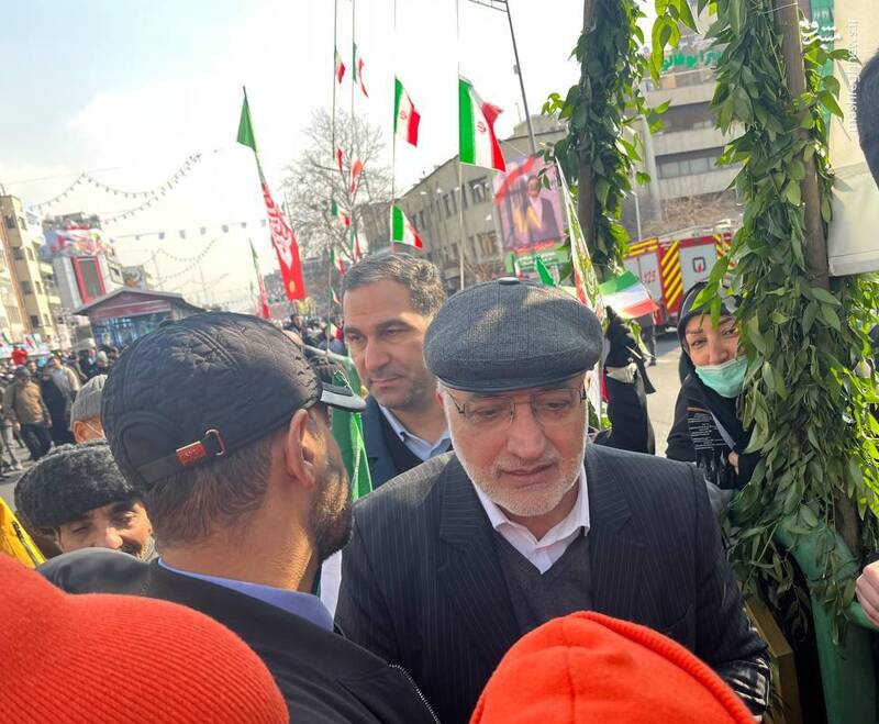 حضور شخصیتها در راهپیمایی ۲۲ بهمن در تهران