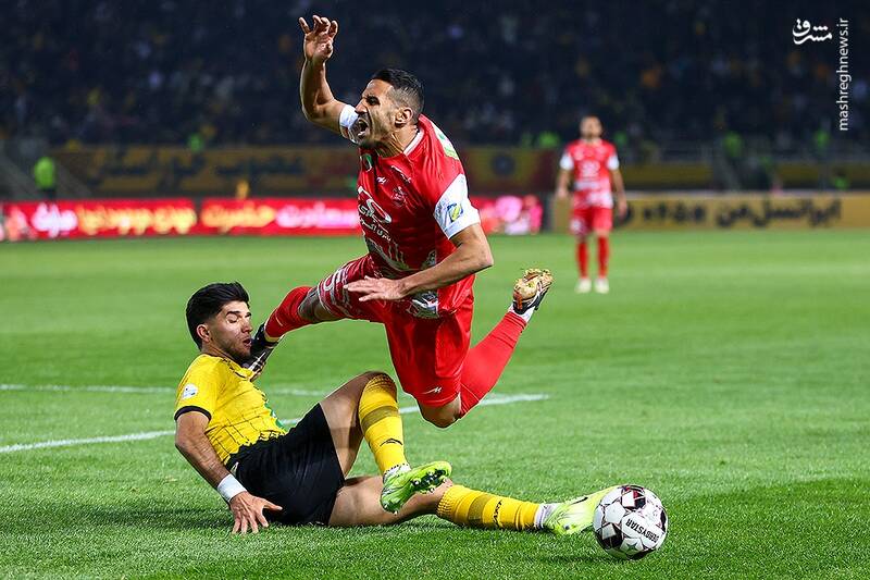 بااین شکست شانس قهرمانی پرسپولیس در لیگ بیشتر شد