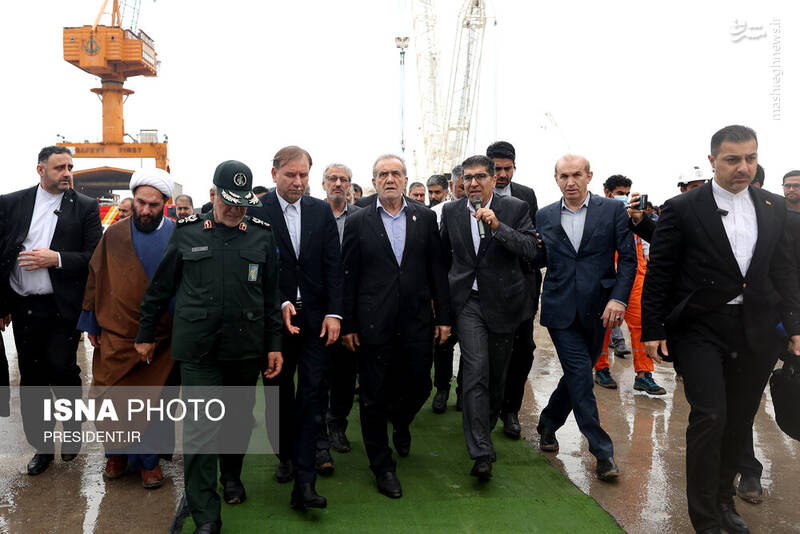 عکس/ روز دوم سفر رئیس جمهور به استان بوشهر