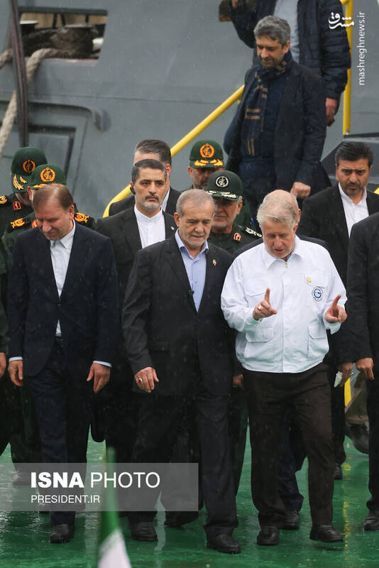 عکس/ روز دوم سفر رئیس جمهور به استان بوشهر