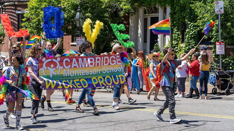 تدریس «بردگی جنسی» و «سادو-مازوخیسم» در مدارس ابتدایی آمریکا! / خشم والدین آمریکایی از محتوای کتب درسی