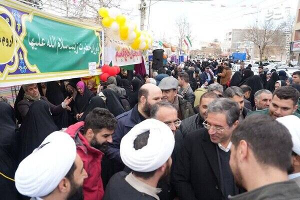 ایران غرق در شادی و سرور میلاد منجی/ جشن میلیونی نیمه شعبان ۱۴۰۳ با شعار «تا انقلاب مهدی» +عکس و فیلم