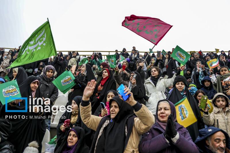 مراسم «اجتماع بزرگ امام زمانی ها» در ورزشگاه انقلاب کرج