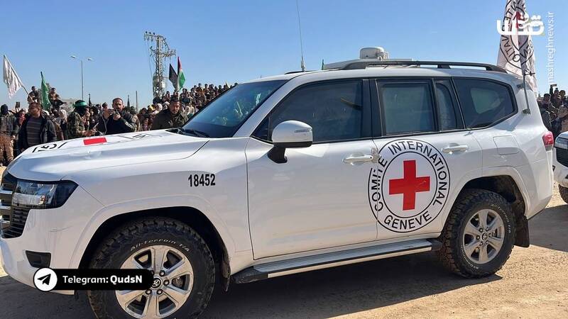 عیدان الکساندر تحویل نیروهای صلیب سرخ شد/ حضور ویتکاف در پایگاه هوایی رعیم +عکس و فیلم