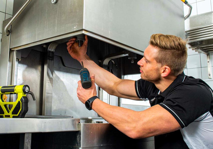 10 نکته مهم برای افزایش طول عمر تجهیزات آشپزخانه صنعتی