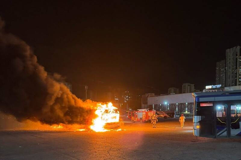آخرین تحولات درگیریها در کرانه باختری/ ارتش رژیم صهیونیستی با ادوات نظامی سنگین وارد جنین شد/ هشدار گردانهای القسام در کرانه باختری به نتانیاهو: ضربات دردناک تری در انتظار شماست