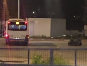 فیلم/ لحظه خنثی سازی بمب‌های کشف شده در سرزمین های اشغالی