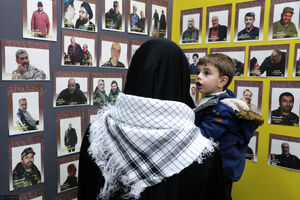 عکس/ نمایشگاه فرهنگی &quot;پرچم ما بر زمین نخواهد افتاد&quot; در بیروت