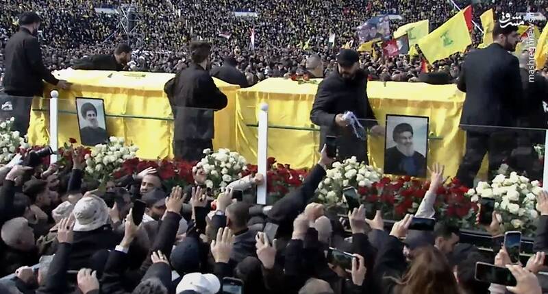 عکس/ ورود پیکر شهیدان نصرالله و صفیالدین به محل مراسم تشییع