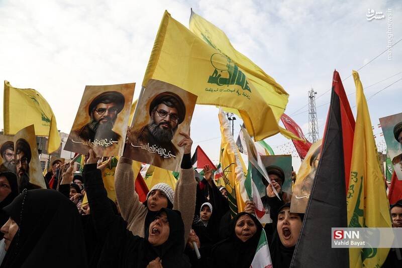 عکس/ اجتماع مردم مشهد همزمان با مراسم تشییع شهیدان مقاومت