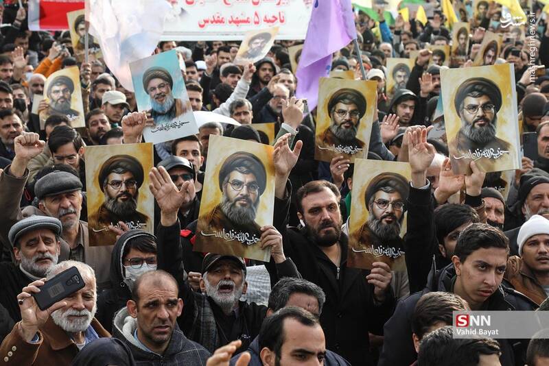 عکس/ اجتماع مردم مشهد همزمان با مراسم تشییع شهیدان مقاومت