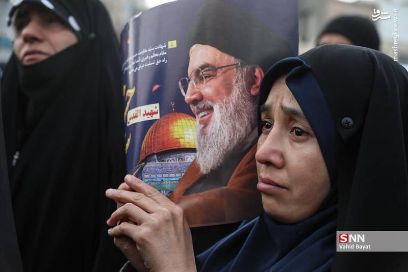 عکس/ اجتماع مردم مشهد همزمان با مراسم تشییع شهیدان مقاومت