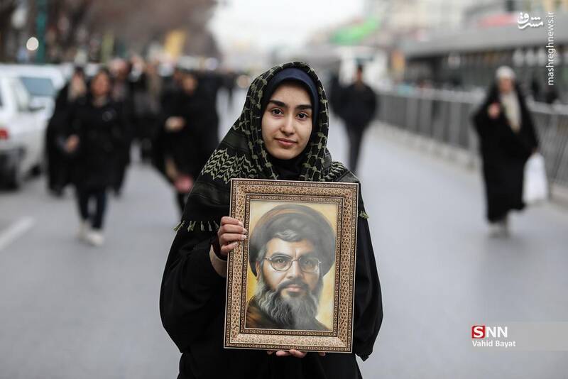 عکس/ اجتماع مردم مشهد همزمان با مراسم تشییع شهیدان مقاومت