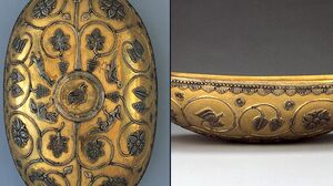 تصویری از یک ظرف دوره ساسانی با تزئین درخت انگور و قرقاول